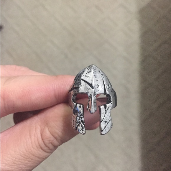 Spartan Helmet Ring - Picture 2 of 4